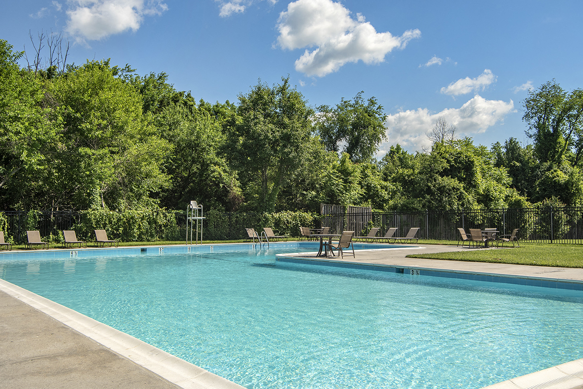 Photos and Video of The Manor/The Manor East Apartments in Leesburg, VA